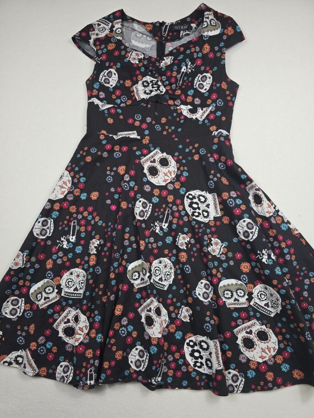 Oten Medium Sugar Skull Print Black A-Line Dress Cap Sleeves Back Zipper